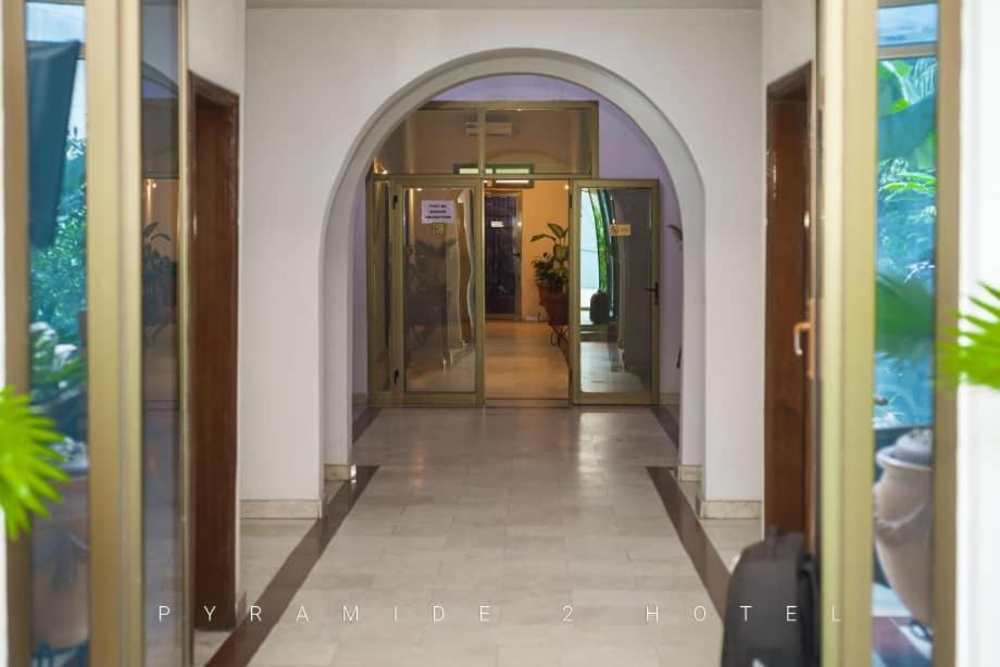 Pyramide II Hotel Kinshasa Exterior photo